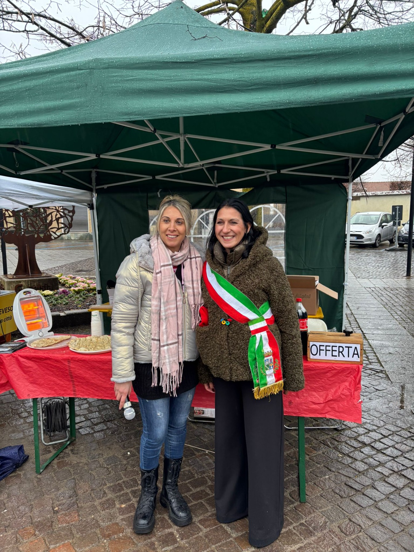 Il sindaco di Seveso Alessia Borroni e Luisa Procopio